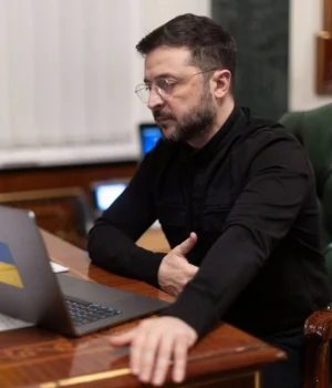 Україна-отримає-від-Франції-генератори,-а-також-літаки,-ракети-до-ППО-та-авіабомби-–-Зеленський