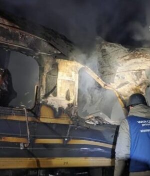 Удар-РФ-по-потягу-на-Харківщині:-виявили-фрагменти-шести-тіл