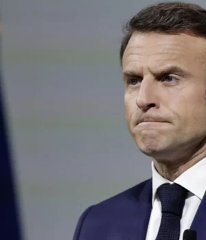 Франція-посилюватиме-тиск-на-росію-та-працює-над-новими-санкціями-–-Макрон