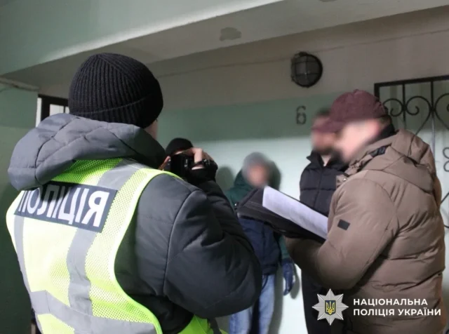 У Києві затримали росіянина, якого підозрюють у вбивстві 85-річної жінки через борг У Києві затримали росіянина, якого підозрюють у вбивстві 85-річної жінки через борг