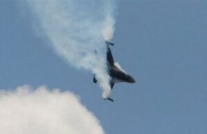 Шторм пошкодив винищувачі F-16 на авіабазі — деталі (фото) Шторм-пошкодив-винищувачі-f-16-на авіабазі —-деталі-(фото)