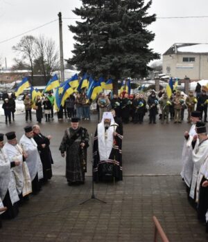 У-Луцьку-громадськість-вшанувала-пам’ять-Героїв-Крут