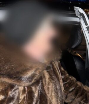 Блукала-селом-Рованці:-патрульні-допомогли-літній-лучанці-дістатись-додому