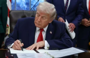 Трамп подав позов на 10 мільярдів доларів проти Податкової служби та Мінфіну США Трамп-подав-позов-на-10-мільярдів-доларів-проти-Податкової-служби-та-Мінфіну-США