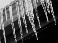 Мін’юст пояснив, як отримати відшкодування через падіння бурульок на авто Мін’юст пояснив, як отримати відшкодування через падіння бурульок на авто