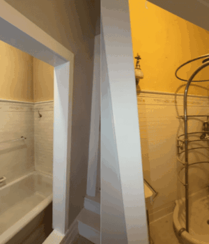 Таємниця-за стіною:-у 100-річному-особняку-виявили-приховану-кімнату-(відео)