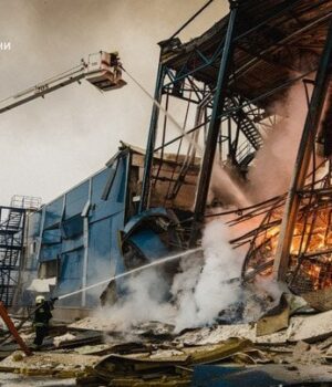 Росіяни-атакували-у Харкові-тютюнову-фабрику-відомої-компанії-(фото)