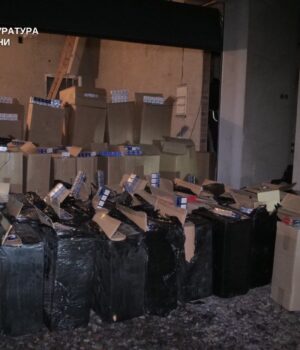 Контрафакту-на-5,5-мільйона:-двох-волинян-судять-за-незаконний-збут-цигарок