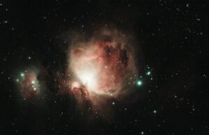 Чорна діра “воскресла” через 100 мільйонів років: учені зробили незвичайне відкриття Чорна-діра-“воскресла”-через-100 мільйонів-років:-учені-зробили-незвичайне-відкриття