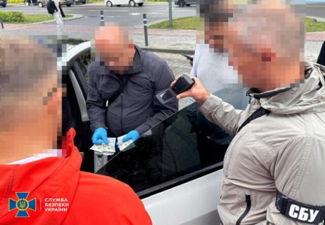 У Луцьку судитимуть лікаря, який вимагав гроші у пацієнтів У-Луцьку-судитимуть-лікаря,-який-вимагав-гроші-у-пацієнтів