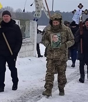 На-Волині-провели-в-останню-дорогу-військового-Руслана-Гурича На-Волині-провели-в-останню-дорогу-військового-Руслана-Гурича