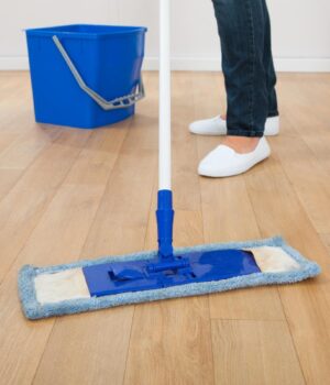 Досвідчені-домогосподарки-не-витирають-олію-ганчіркою:-ось-як-можна-простіше-її-прибрати