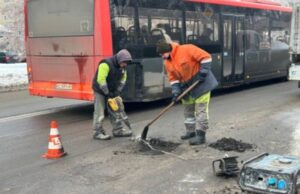 Ями і зруйнований асфальт: у Луцьку просять відремонтувати частину вулиці Ями-і-зруйнований-асфальт:-у-Луцьку-просять-відремонтувати-частину-вулиці