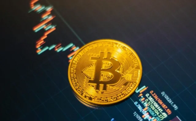 Біткоїн обвалився нижче 80 000 доларів: крипторинок охопила хвиля розпродажів Біткоїн-обвалився-нижче-80-000-доларів:-крипторинок-охопила-хвиля-розпродажів