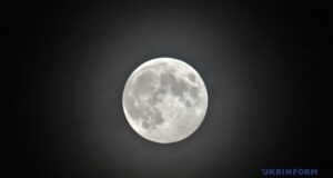 Сніжний Місяць: коли можна подивитися на повню у лютому Сніжний-Місяць:-коли-можна-подивитися-на-повню-у-лютому