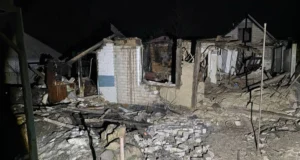 У Дніпрі ворожий БпЛА влучив у будинок, загинули двоє людей У-Дніпрі-ворожий-БпЛА-влучив-у-будинок,-загинули-двоє-людей