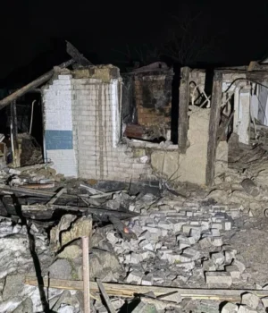 У-Дніпрі-ворожий-БпЛА-влучив-у-будинок,-загинули-двоє-людей У-Дніпрі-ворожий-БпЛА-влучив-у-будинок,-загинули-двоє-людей