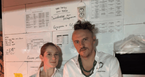 Євген Клопотенко показався з нареченою на відпочинку й замилував романтикою у горах Євген-Клопотенко-показався-з-нареченою-на-відпочинку-й-замилував-романтикою-у-горах