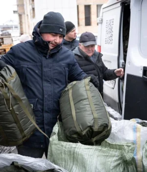 Перші-10-тисяч-"Пакунків-тепла"-отримали-жителі-Києва-та-області:-що-у-них