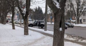 Залишив місце ДТП, бо було зле: як у Луцьку покарали водія, який влетів у стовп... Залишив-місце-ДТП,-бо-було-зле:-як-у-Луцьку-покарали-водія,-який-влетів-у-стовп.