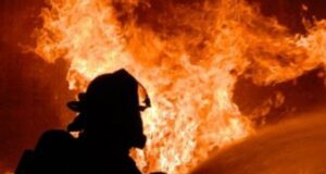 У Луцьку горіли два автомобілі У-Луцьку-горіли-два-автомобілі