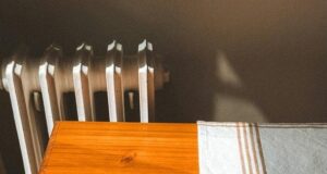 Економія на опаленні взимку: чи варто гріти квартиру постійно, чи тільки коли холодно Економія-на опаленні-взимку:-чи варто-гріти-квартиру-постійно,-чи тільки-коли-холодно