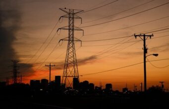 Чому в Україні відключають світло нерівномірно: Міненерго спростувало конспірологію Чому-в Україні-відключають-світло-нерівномірно:-Міненерго-спростувало-конспірологію