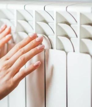 У-Києві-злили-воду-в-системах-опалення-у-понад-1100-будинках-без-тепла-після-атаки. У-Києві-злили-воду-в-системах-опалення-у-понад-1100-будинках-без-тепла-після-атаки.