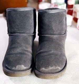 Як швидко-прибрати-білі-розводи-на замшевому,-шкіряному,-текстильному-взутті:-дієві-методи