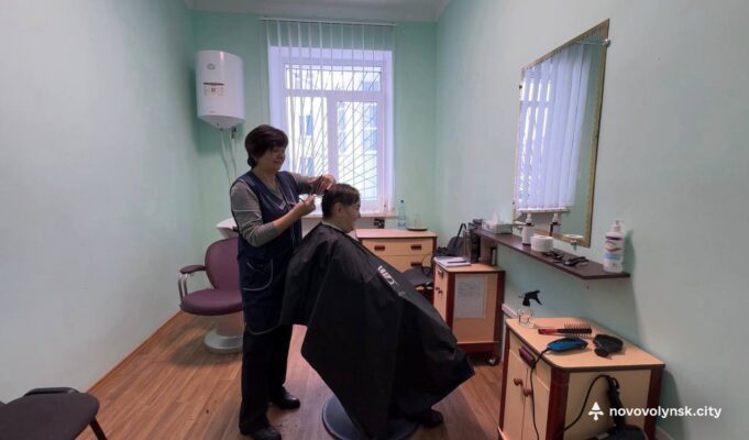 Понад 1,4 тисячі пільговиків скористалися послугами соціальної перукарні Понад-1,4-тисячі-пільговиків-скористалися-послугами-соціальної-перукарні