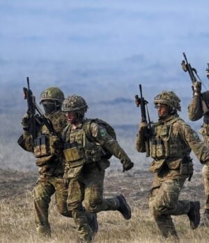 Не-викинути-НАТО-з-вікна-«на-радість-Путіну».-Чи-потрібна-Європі-своя-армія? Не-викинути-НАТО-з-вікна-«на-радість-Путіну».-Чи-потрібна-Європі-своя-армія?