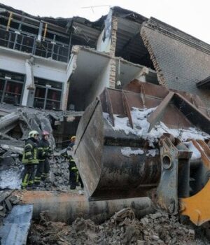 Київська-ТЕЦ-після-нічного-удару-РФ:-моторошні-кадри-руйнувань-(фото)