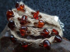 Вдома знайшли прикраси з бурштину: волинянин збідніє на десятки тисяч гривень Вдома-знайшли-прикраси-з-бурштину:-волинянин-збідніє-на-десятки-тисяч-гривень