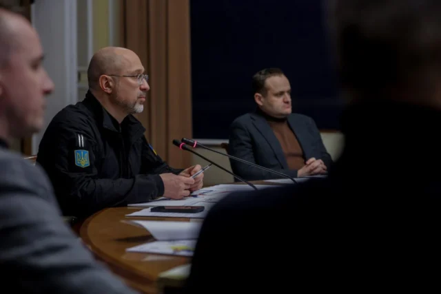 Дарницька ТЕЦ зазнала сильних пошкоджень: Шмигаль про наслідки нічної атаки рф на Київ Дарницька-ТЕЦ-зазнала-сильних-пошкоджень:-Шмигаль-про-наслідки-нічної-атаки-рф-на-Київ