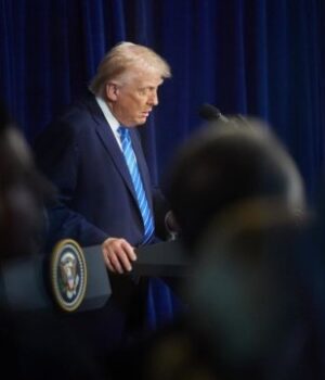 Трамп-вимагає-від-Гарварду-$1-мільярд-компенсації-за-«погану-поведінку» Трамп-вимагає-від-Гарварду-$1-мільярд-компенсації-за-«погану-поведінку»