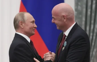 Президент ФІФА Інфантіно потрапив до бази "Миротворець" через заклики повернути рф у футбол Президент-ФІФА-Інфантіно-потрапив-до-бази-"Миротворець"-через-заклики-повернути-рф-у-футбол
