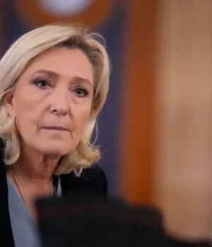 Французькі-прокурори-вимагають-заборонити-Марін-Ле-Пен-участь-у-виборах-на-п'ять-років Французькі-прокурори-вимагають-заборонити-Марін-Ле-Пен-участь-у-виборах-на-п'ять-років