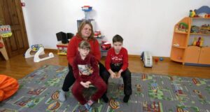 «Тут гарно, тепленько, годують»: у волинському санаторії оселилися 10 опікунських родин із Києва «Тут-гарно,-тепленько,-годують»:-у-волинському-санаторії-оселилися-10-опікунських-родин-із-Києва