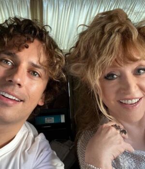 Галкін-вперше-за-довгий-час-показався-з-76-річною-Пугачовою:-її-не-впізнати