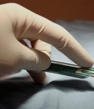 Хірургічні-скальпелі-в-сучасній-медицині:-точність-розрізу-та-безпека-операцій