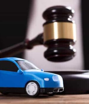 Вину-не-визнав:-суд-у-Луцьку-оштрафував-17-річного-водія,-який-їхав-без-прав-і-порушив.