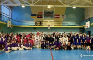 Юні спортсмени міста отримали нову форму та інвентар Юні-спортсмени-міста-отримали-нову-форму-та-інвентар