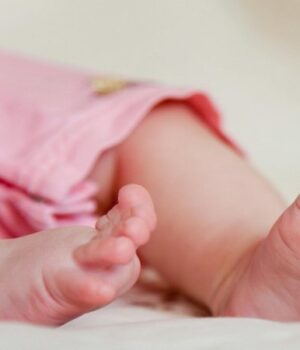 На-Волині-у-2025-народилось-на-44-дитини-більше,-ніж-у-2024-Але-смертність-досі.