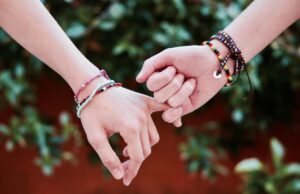 Жінки, які мають лише одну справжню подругу, мають ці 11 рідкісних рис характеру Жінки,-які-мають-лише-одну-справжню-подругу,-мають-ці-11-рідкісних-рис-характеру