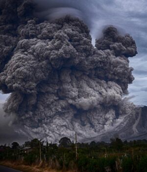 Вулкан,-що-вбив-тисячі-людей-у-1982-році,-знову-прокидається,-–-вчені