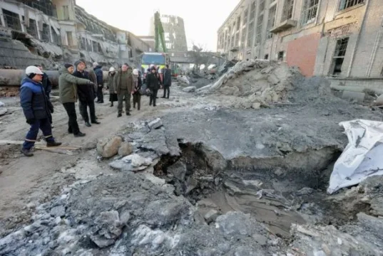 Київ змінює графіки світла через удар по Дарницькій ТЕЦ Київ змінює графіки світла через удар по Дарницькій ТЕЦ