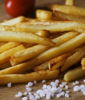 Простий-трюк-шеф-кухаря-допоможе-отримати-хрустку-та-золотисту-картоплю-фрі