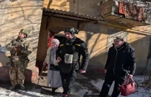 Рятувальники показали евакуацію 9 людей з Дружківки на Донеччині Рятувальники-показали-евакуацію-9-людей-з-Дружківки-на-Донеччині