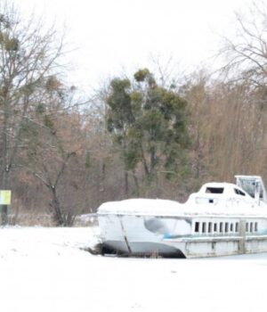 На-каналах-у-Луцьку-щодня-рубають-ополонки