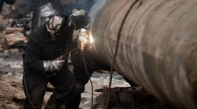 У «Дії» стартувала подача заявок на доплату для ремонтних бригад У «Дії» стартувала подача заявок на доплату для ремонтних бригад